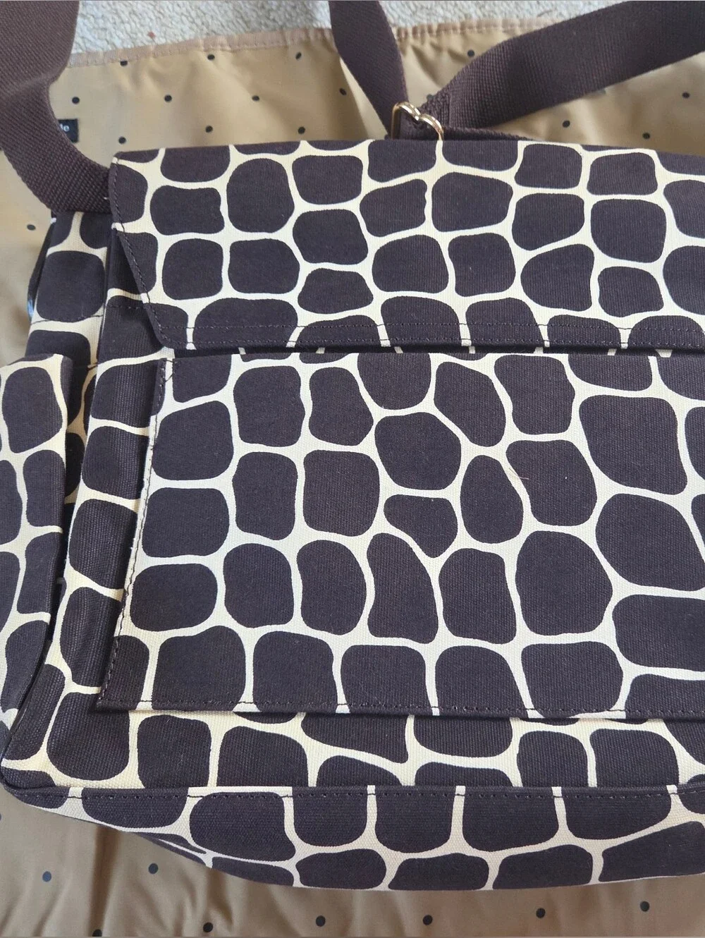 Kate Spade Giraffe Messanger Diaper Bag with Changing Pad - New Without Tags